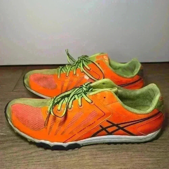 Womens Asics Cross Freak Size 11 
Track shoes - Picture 1 of 6